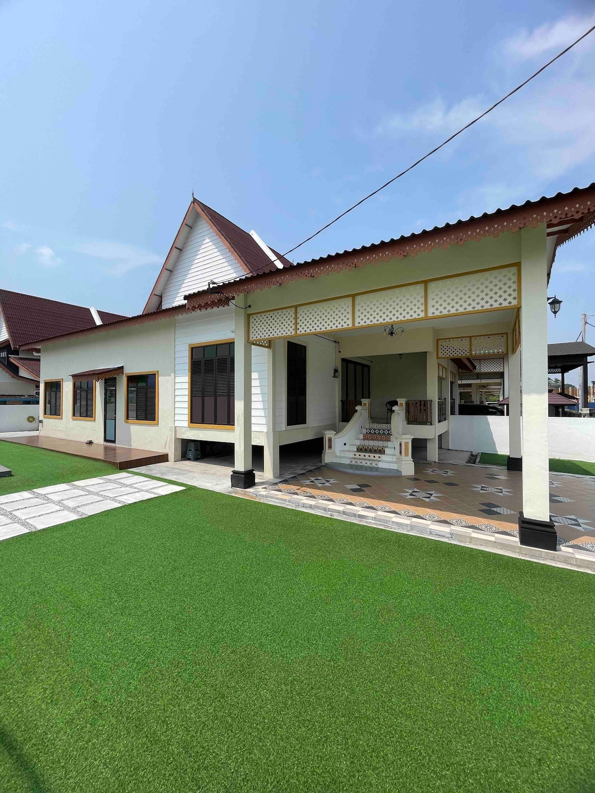 Traditional Melaka Homestay with Private Pool