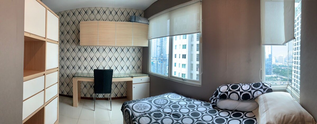 舒适的2卧公寓，靠近Sudirman和Kuningan JKT