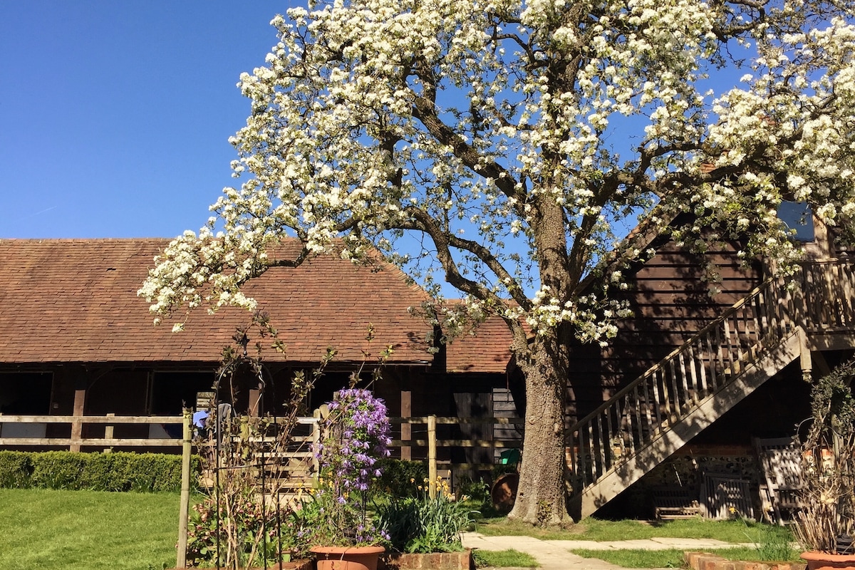 The Hayloft, Downley Common