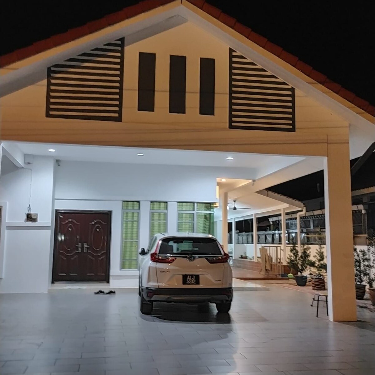 KM klebang single storey Semi-D wifi 10pax