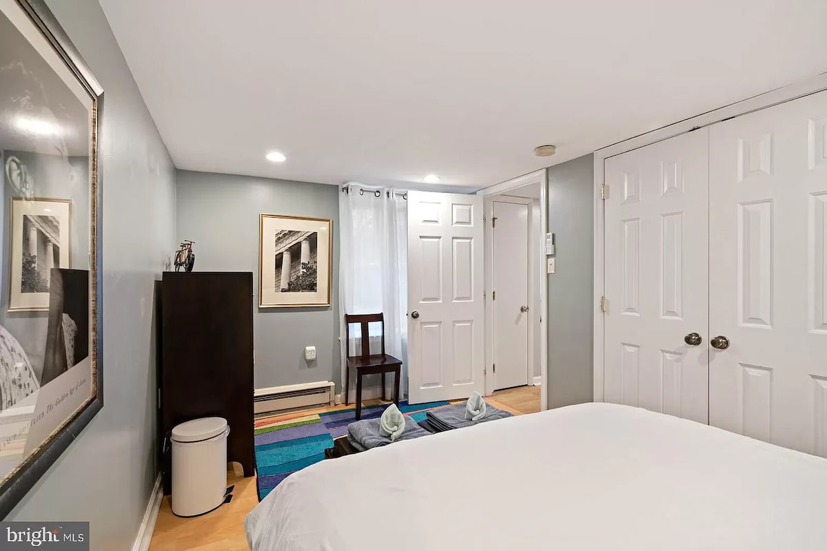 杜邦圆环（ Dupont Circle ）翻修的私人2卧室公寓