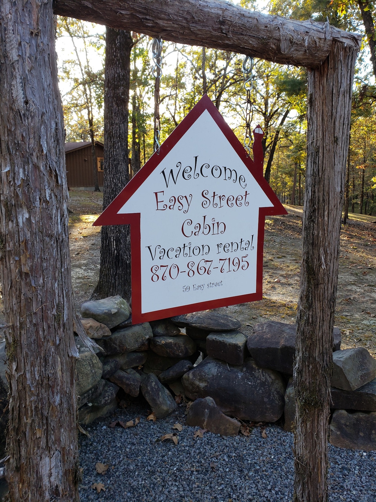 Secluded 1 bedroom rustic cabin near Lake Ouachita