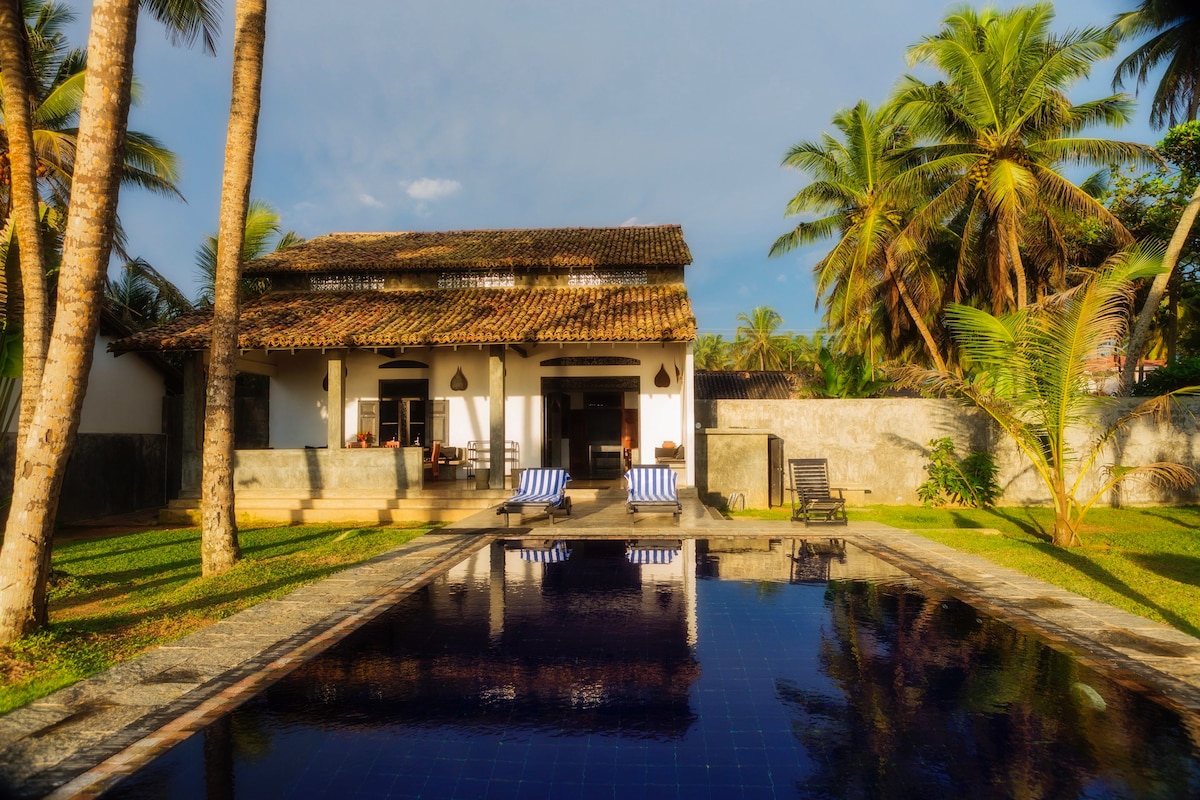 Villananda -令人惊叹的海滨别墅，带泳池