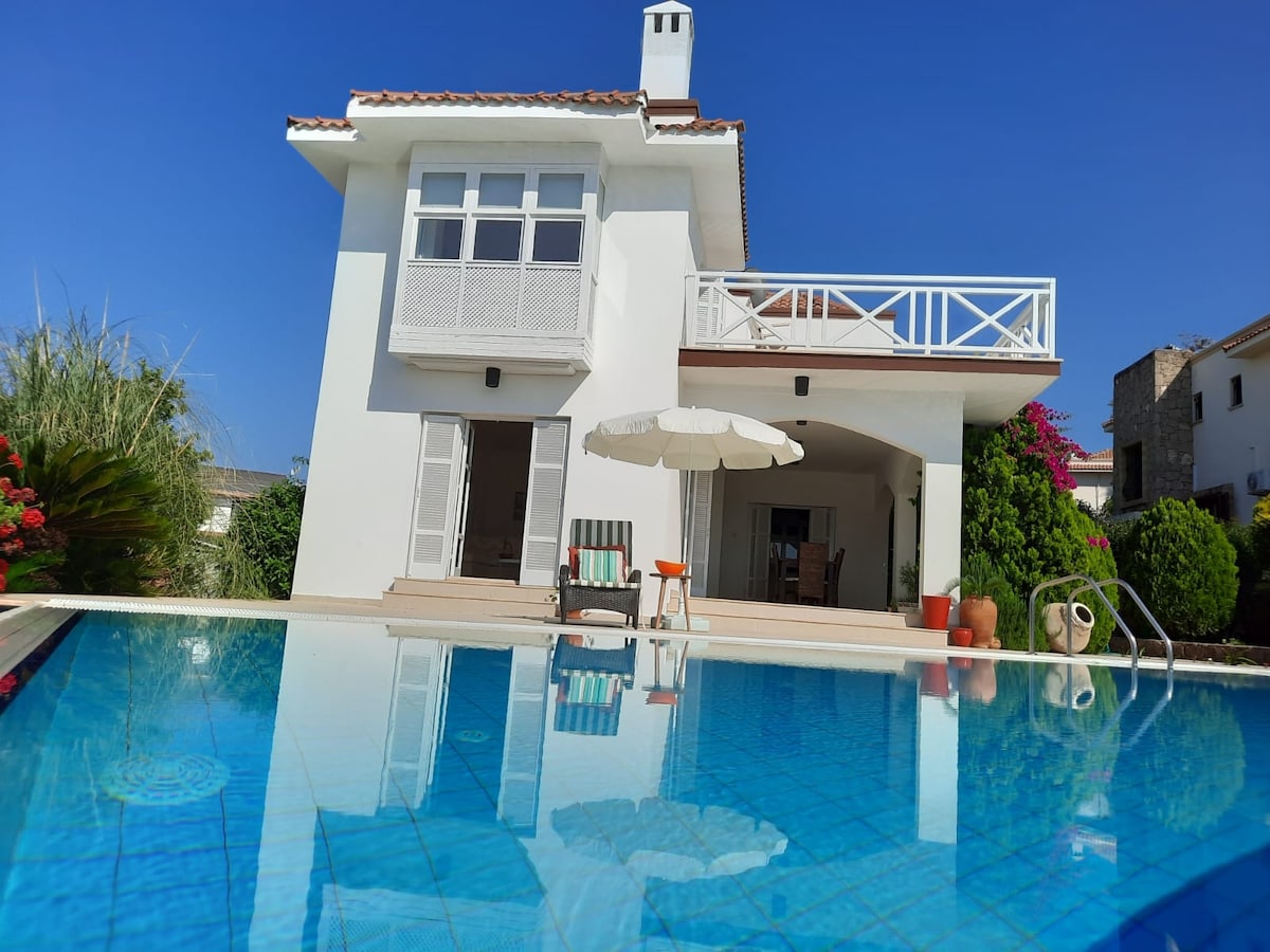 Villa in Kyrenia with private pool