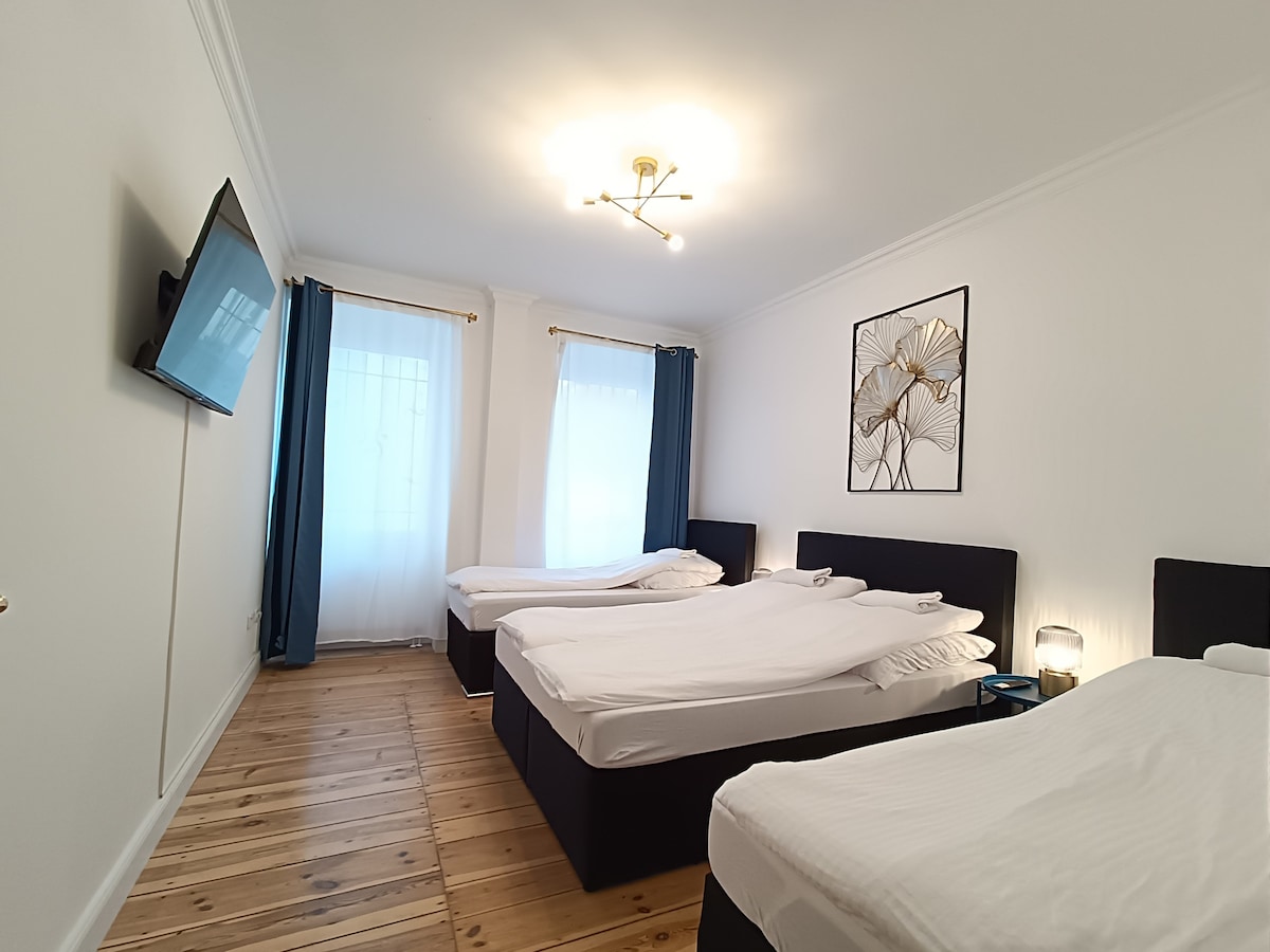 2 Bedroom Apartment in Kreuzberg