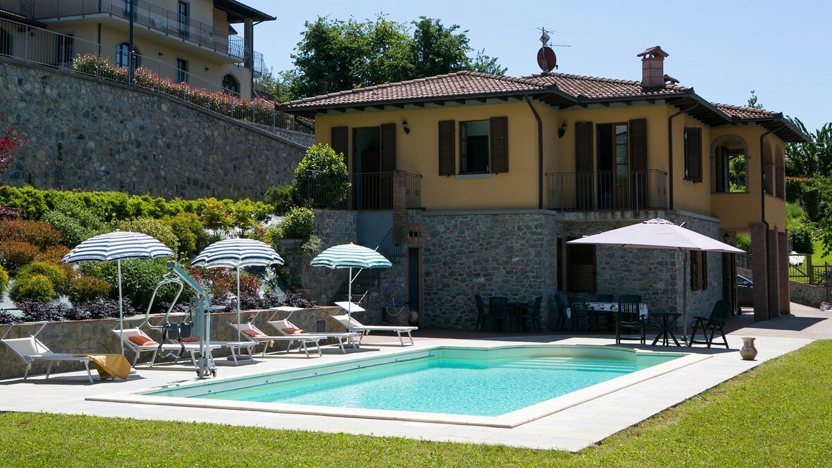 Fully accessible villa, private pool, in village