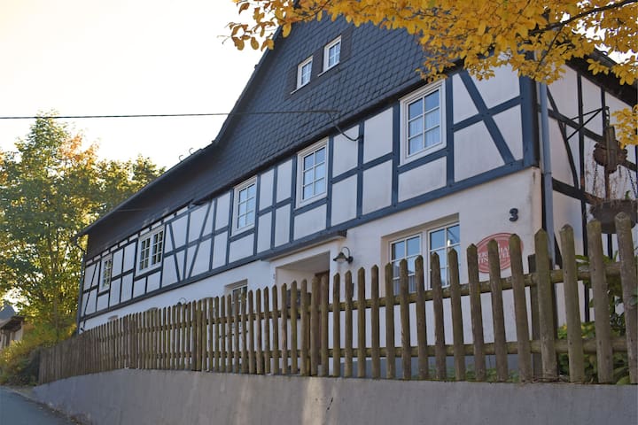 Schmallenberg-Oberrarbach的民宿