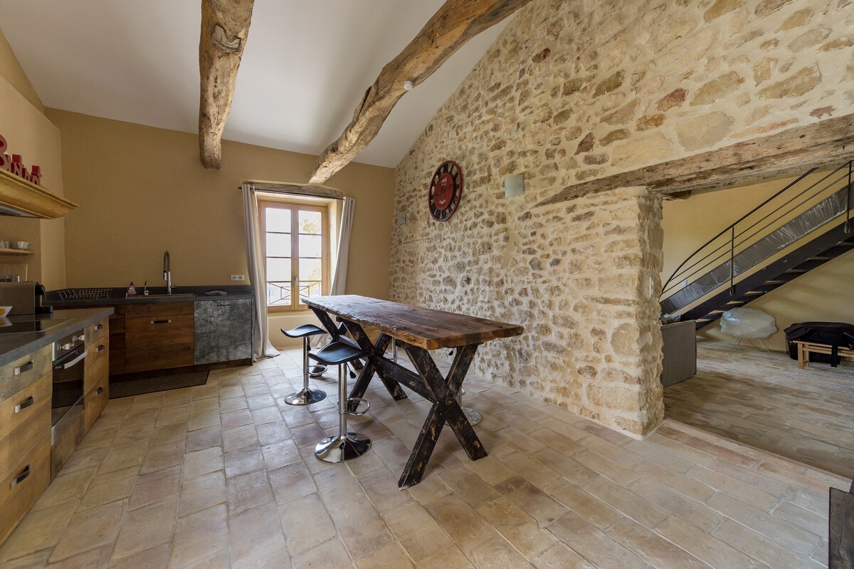 Gite de charme avec piscine dans Domaine viticole