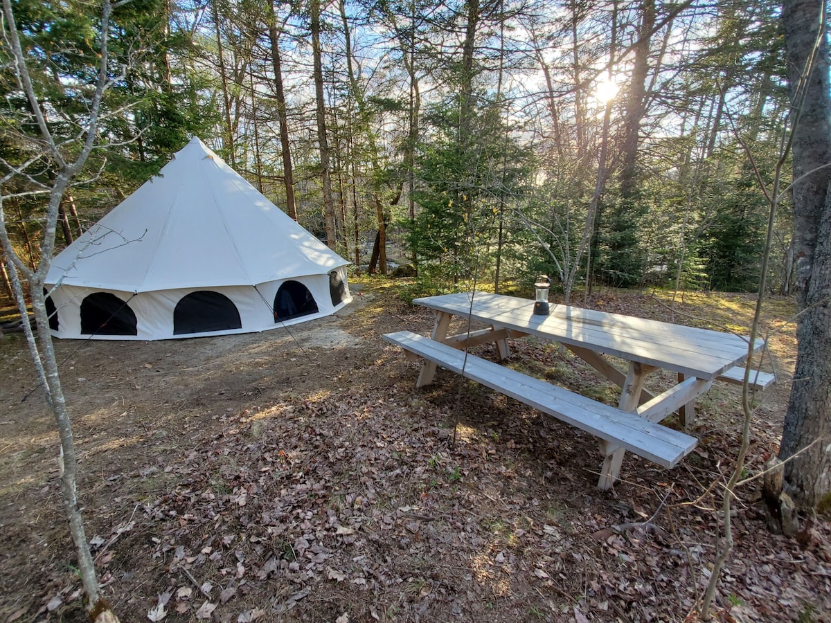 Webb Brook Belle, Waterfront Yurt/Tent Stay