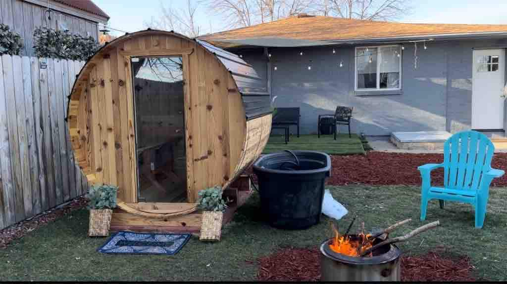 Tiny House w/ outdoor sauna and cold plunge