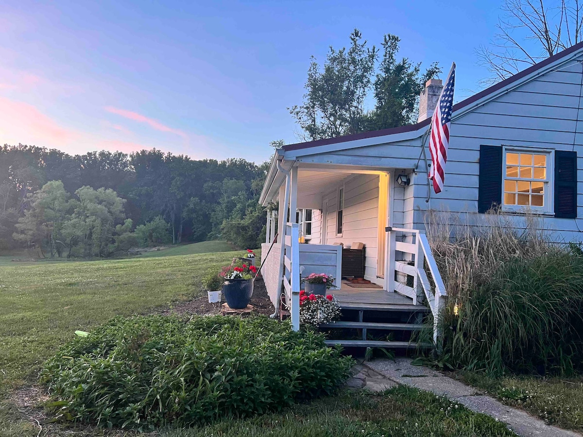 Cozy Farm Cottage