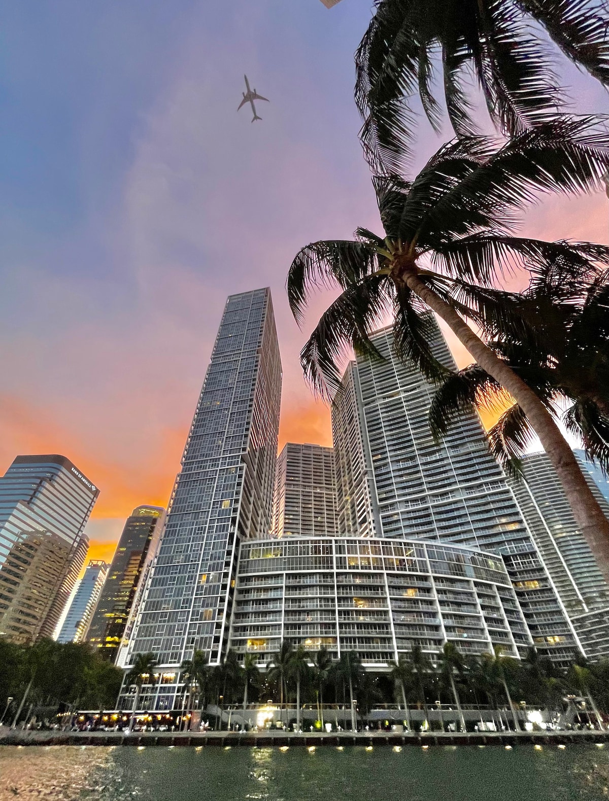 W Icon Brickell 40楼高天花板海景