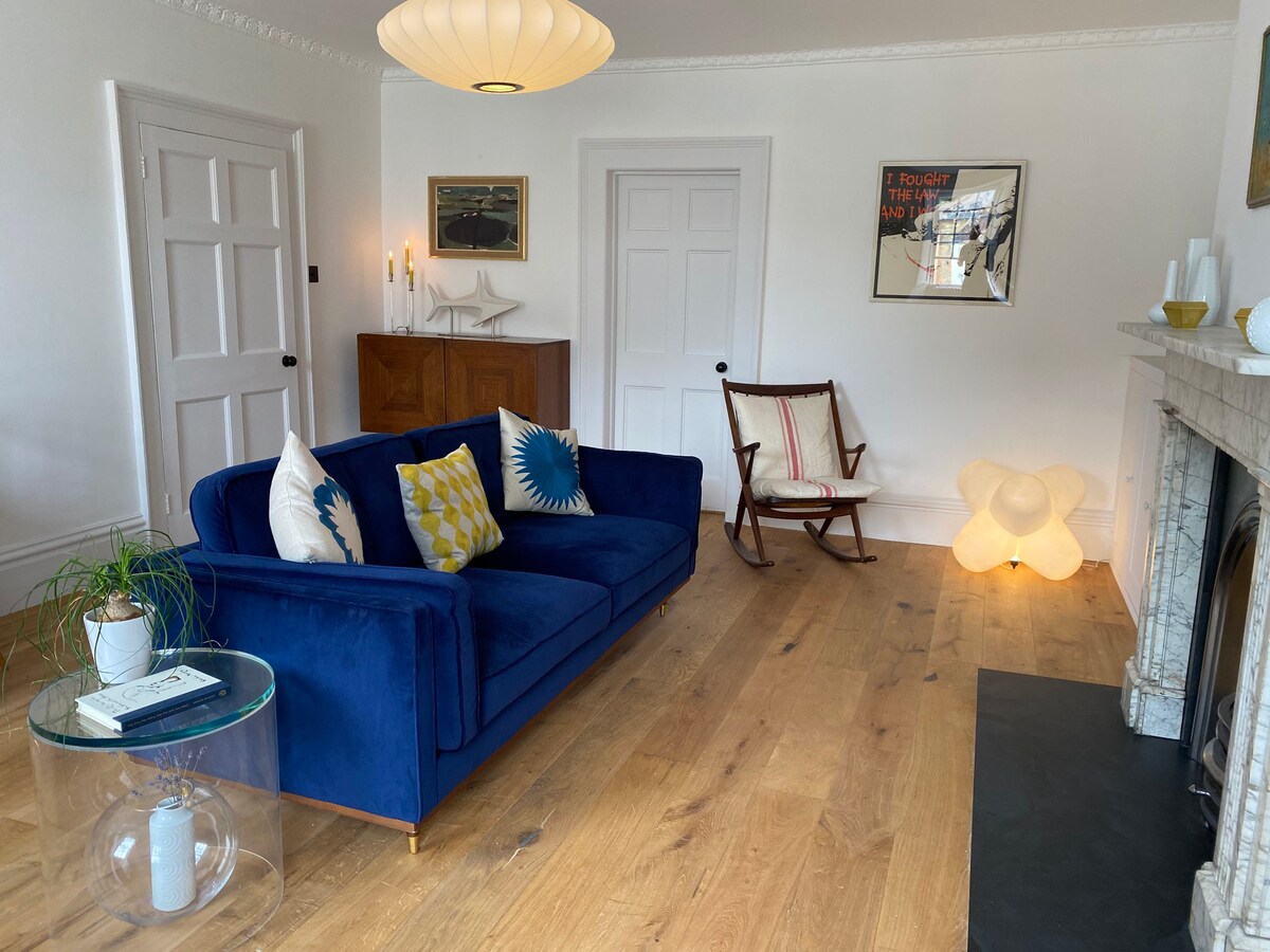 Stunning Flat in The Heart of Midhurst Old Town