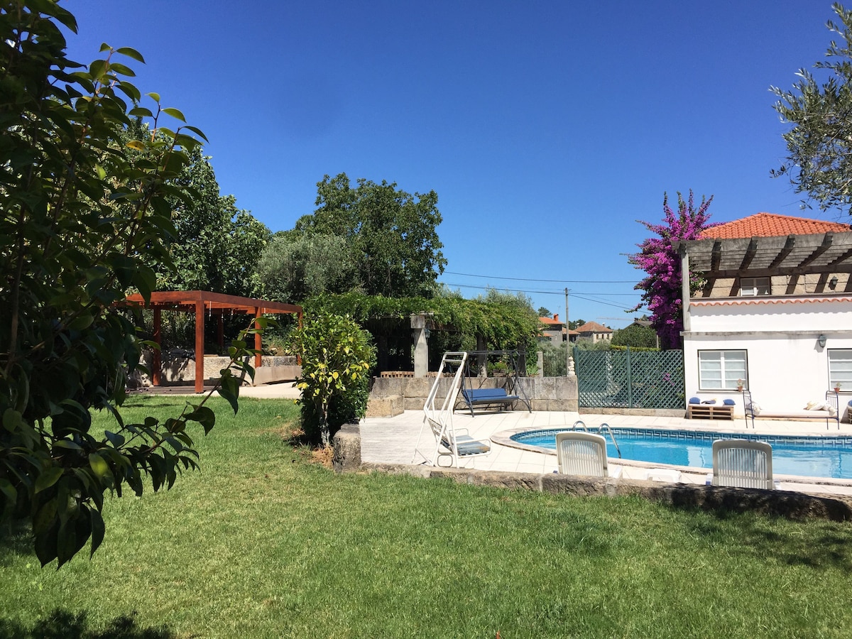 A Casa da Celeste - Turismo Rural com泳池