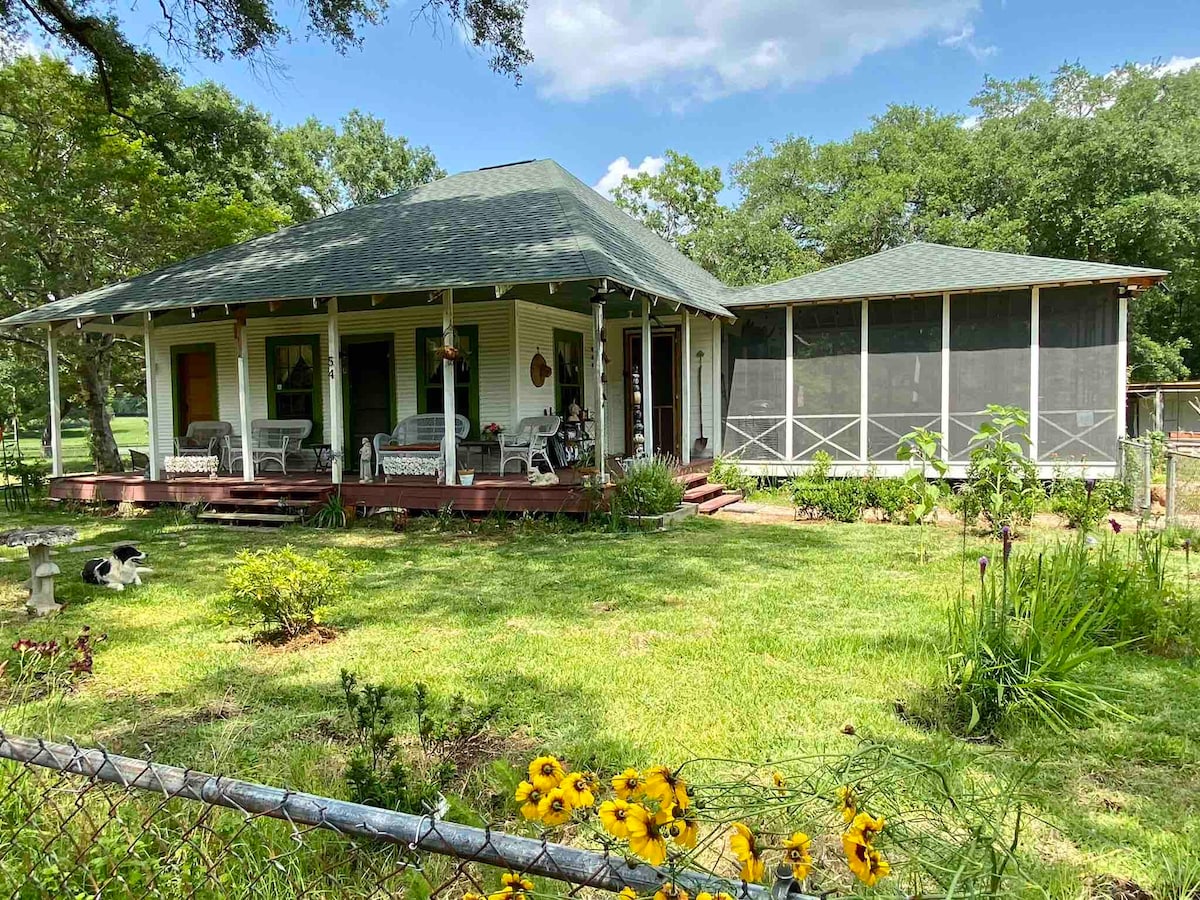 Peaceful 1890’s Cottage Restful Hidden Sanctuary