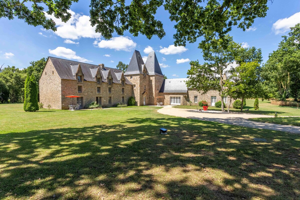 MANOIR DE PLEAC GITE 4 * 3卧室，可容纳10个游泳池