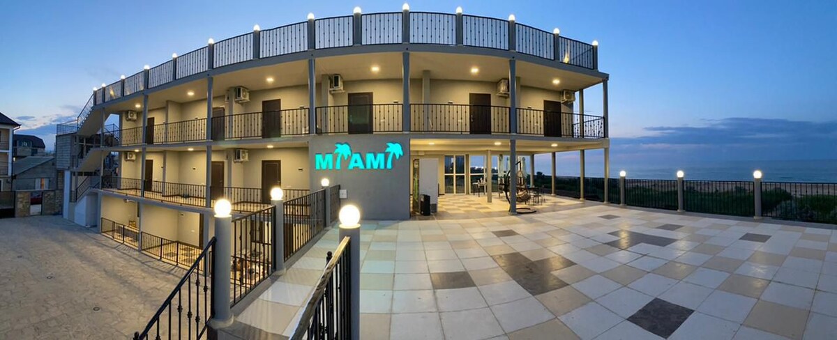 迈阿密酒店很乐意接待房客。