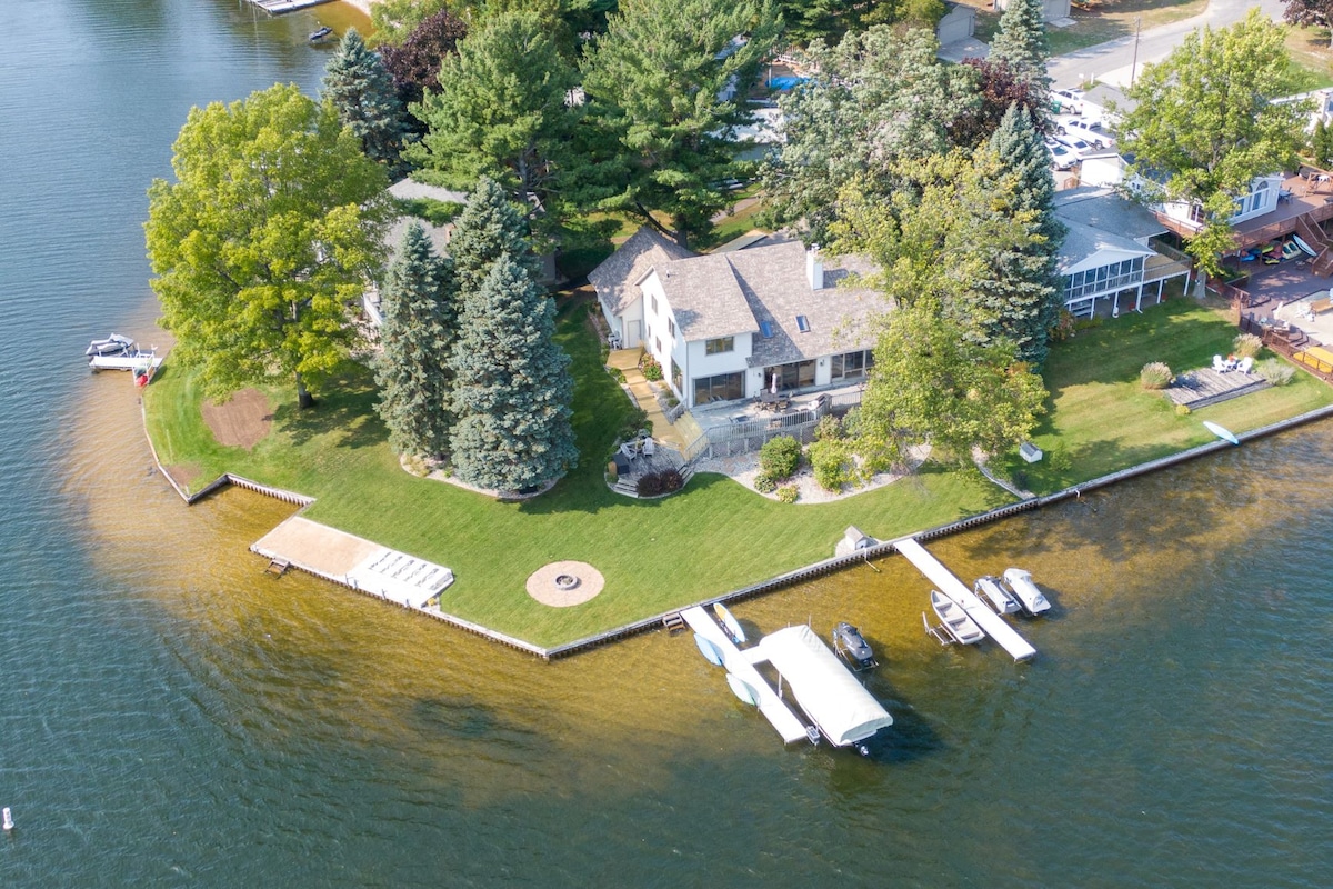 The Lakehouse on the point with 190' of waterfront