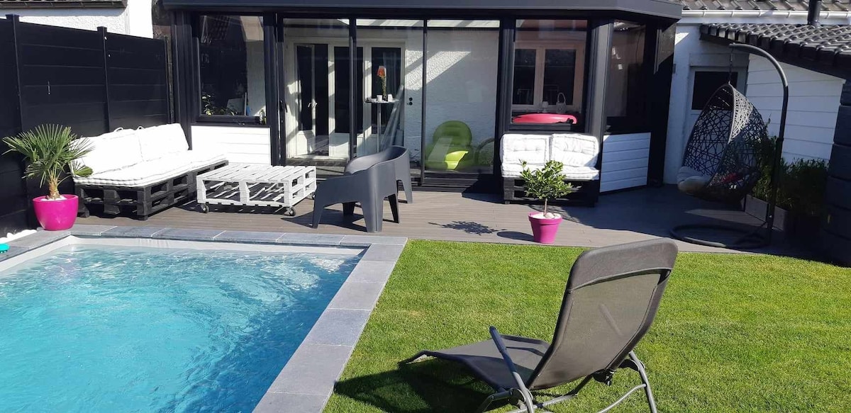 Maison 
Piscine jacuzzi plancha