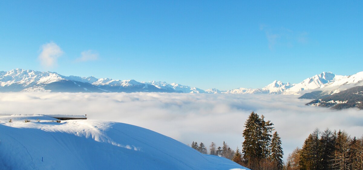 小梅莱兹山（ Les Petits-Mélèze ） •梅延（ Mayens ） •法弗热（ Faverges ） •蒙博文（ Mont-Bonvin ）