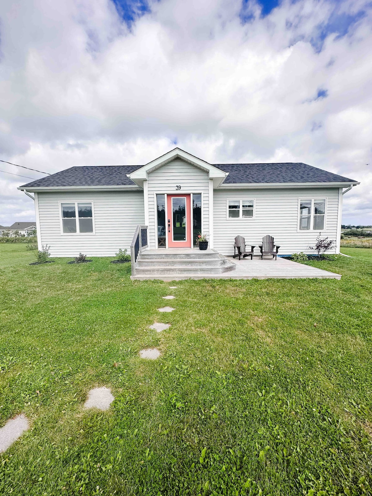 Brackley Beach Sea Breeze Cottage