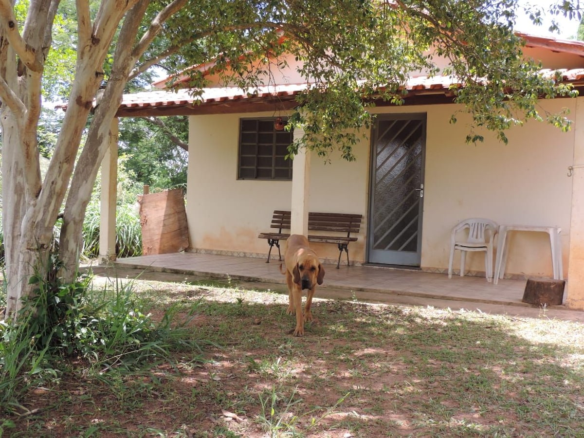 Casa de campo com piscina, internet, natureza