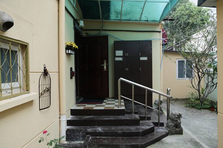 花园式民国风别墅～为爱旅游的女生,提供旅行中温暖的家,专属女生民宿