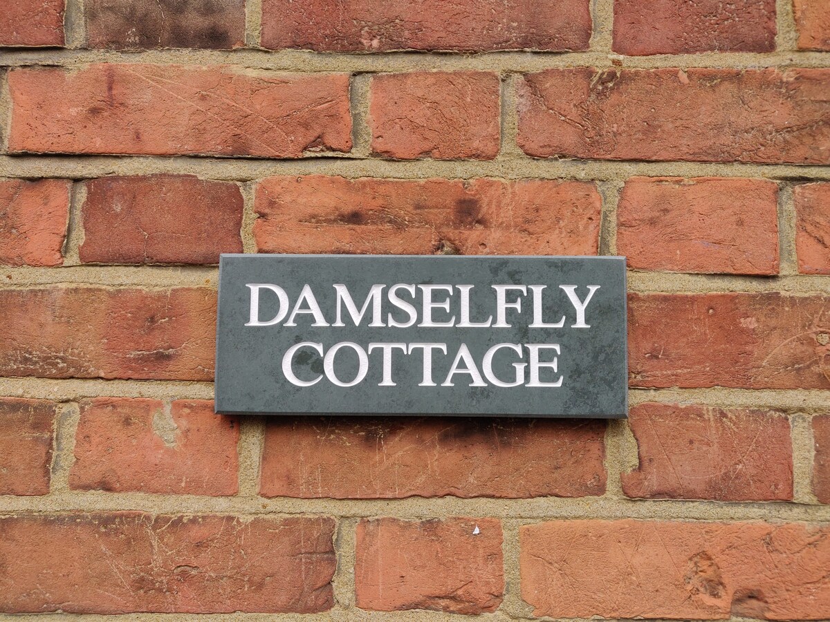 Damselfly Cottage - Riverside in the Old City