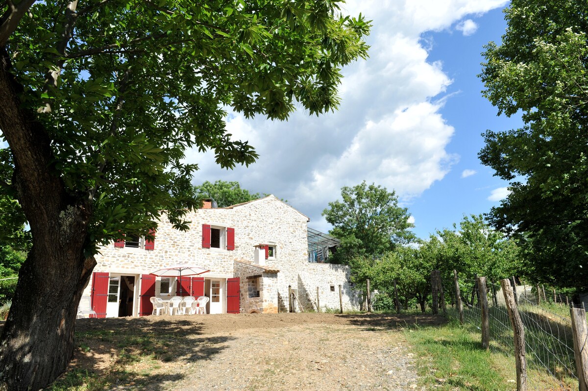 Le noyer: Gite dans petit coin de paradis