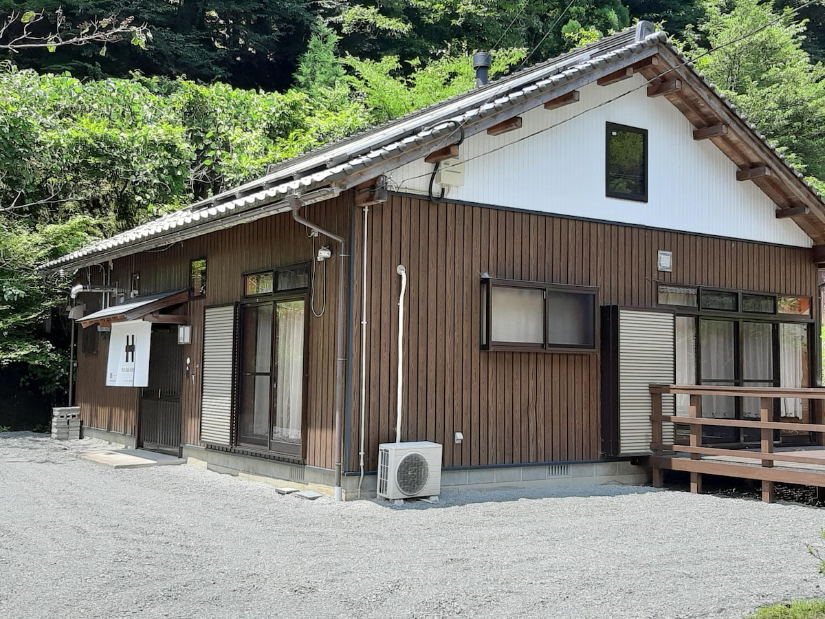 水源の里市志の宿、里山の一棟貸しローカルライフ市志太郎垣