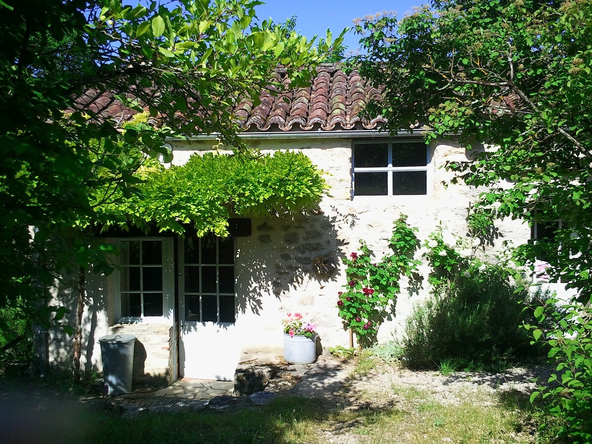 Une petite maison  avec charme en plein campagne