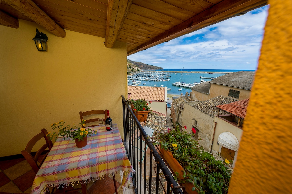 Le Scalette Apartment - balcony with seaview