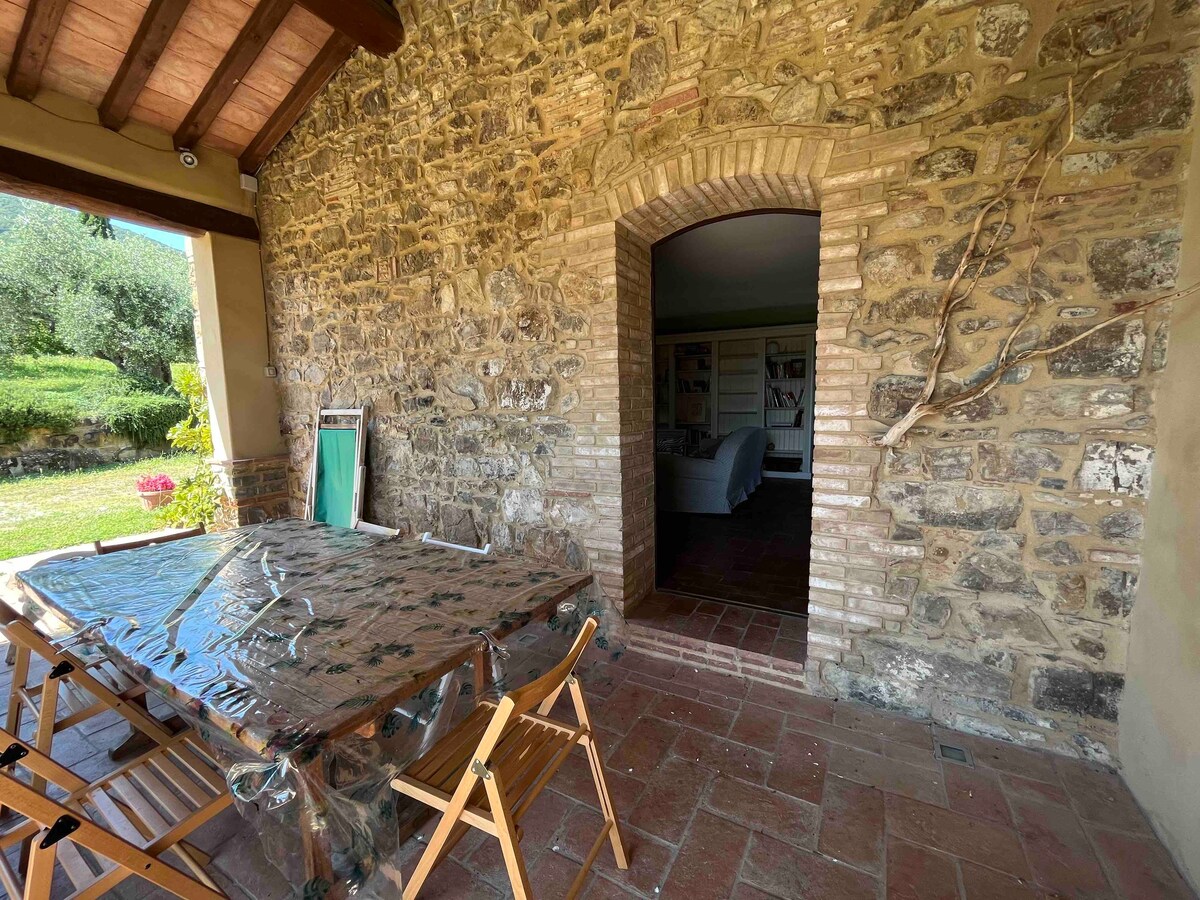 Casale Toscano in pietra