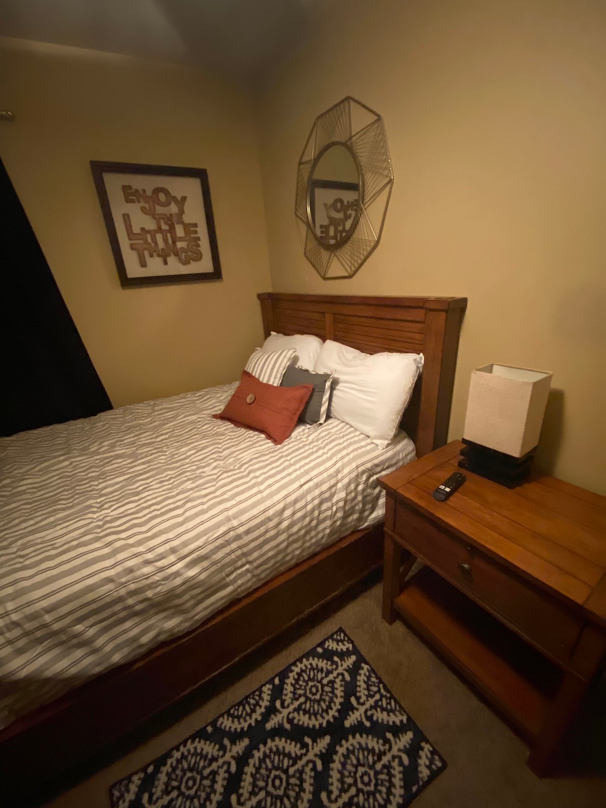 便利、舒适、宽敞和安静的卧室