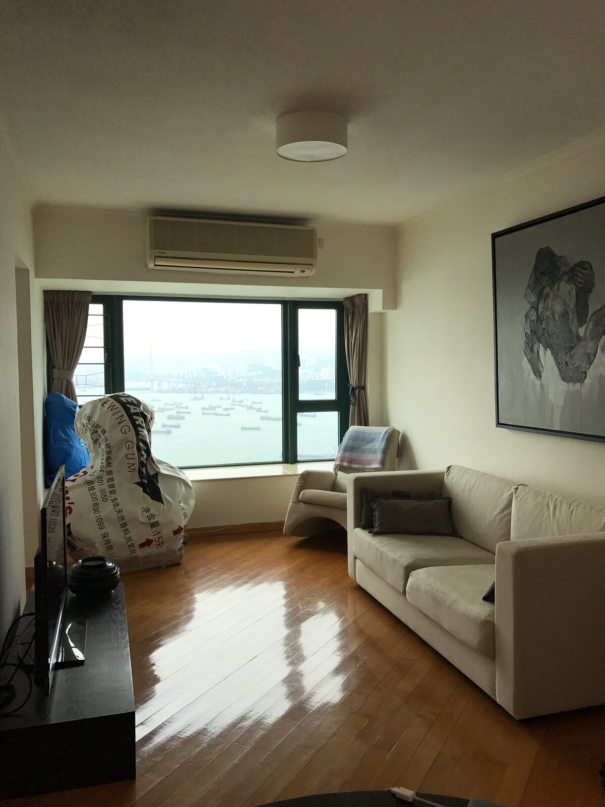 Great location with amazing Hong Kong Seaview!