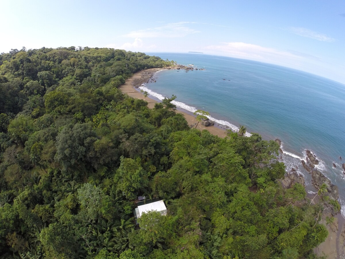 德雷克湾（ Drake bay ）海滨公园度假胜地。