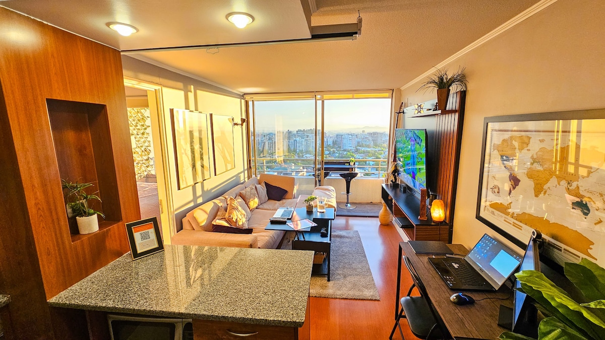Metro Manquehue King Suite with Stunning Sunsets!