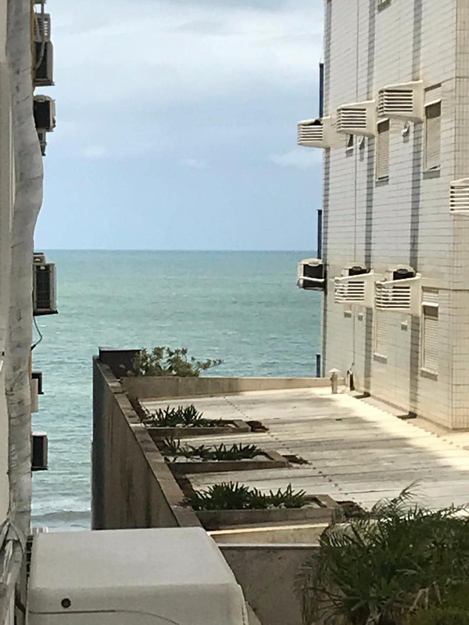 公寓，海上庭院，可欣赏海景，步行即可抵达沙滩！