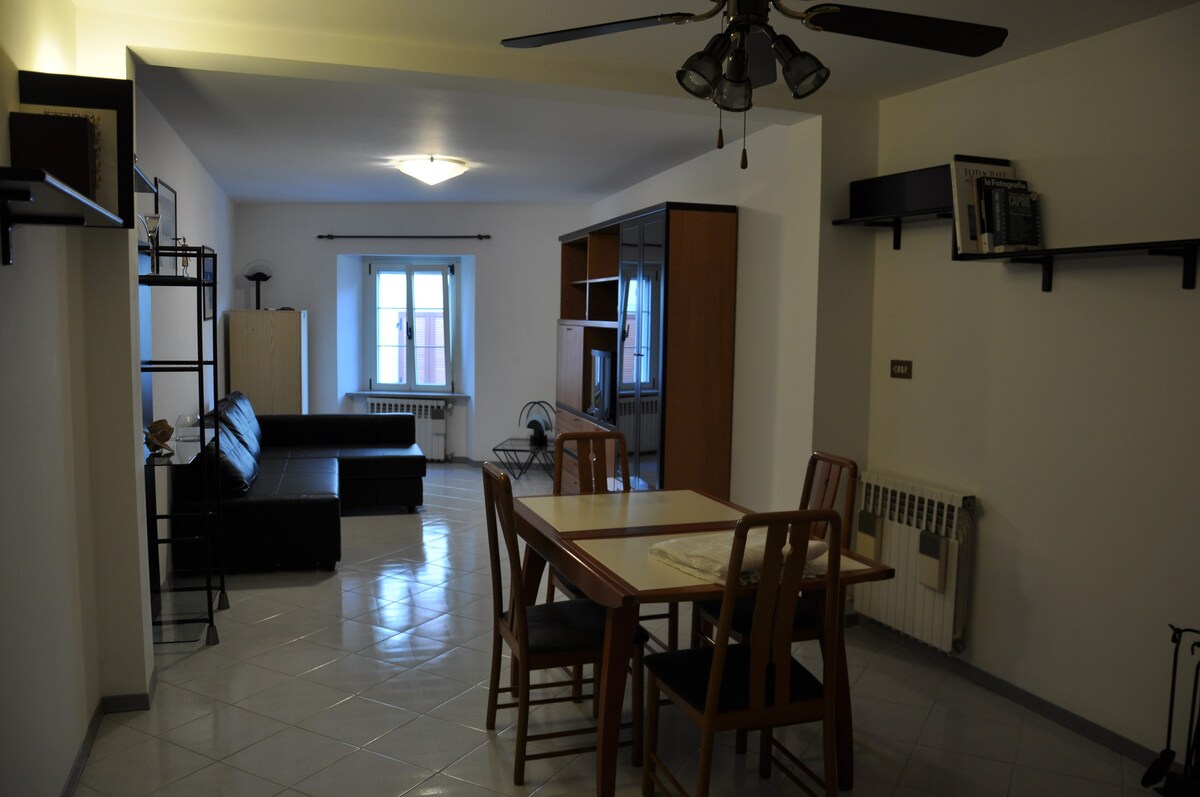 Muggia位于历史悠久的中心地带，公寓空间宽敞舒适