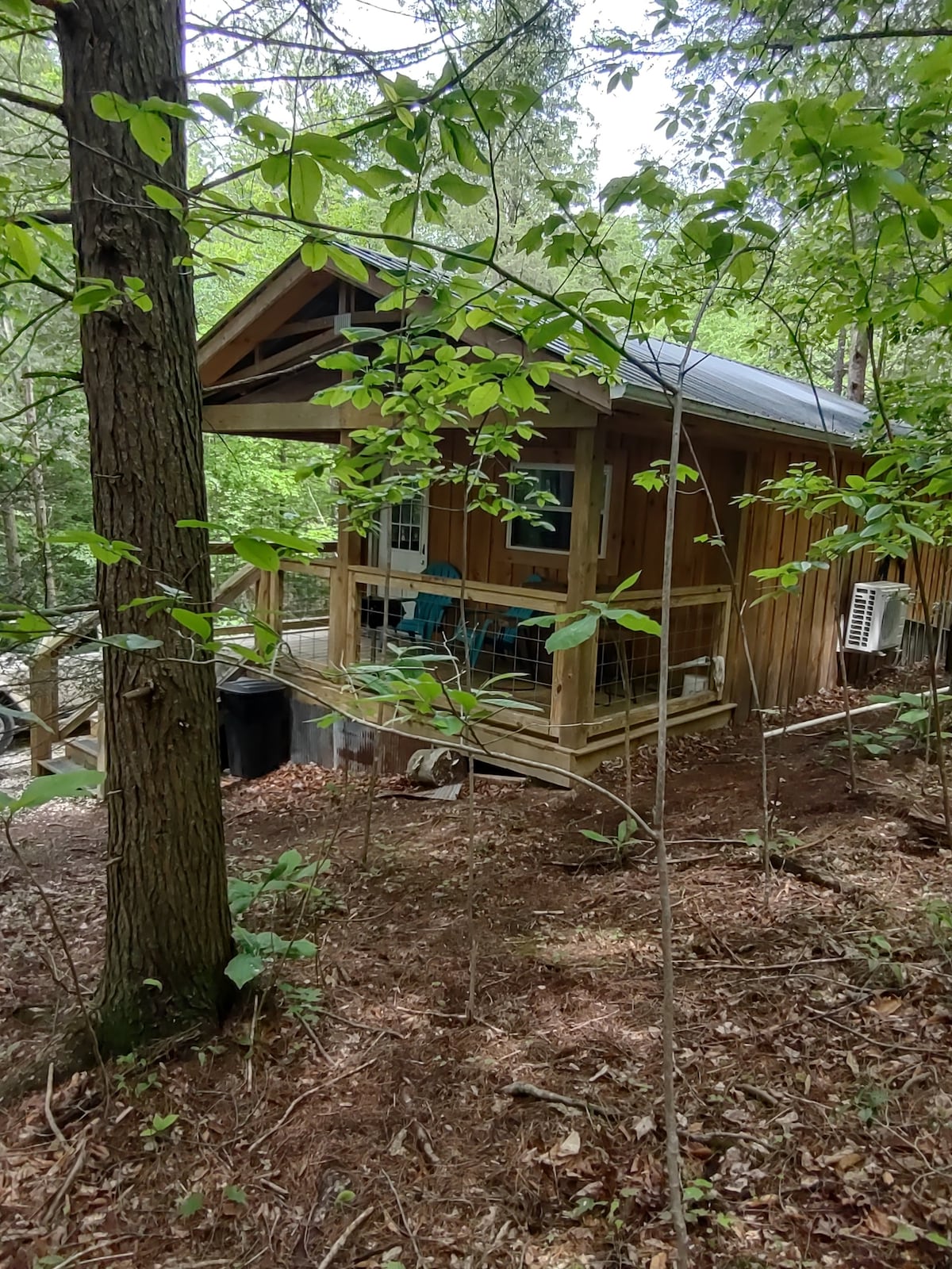 Whispering Pines cabin - New Hot Tub