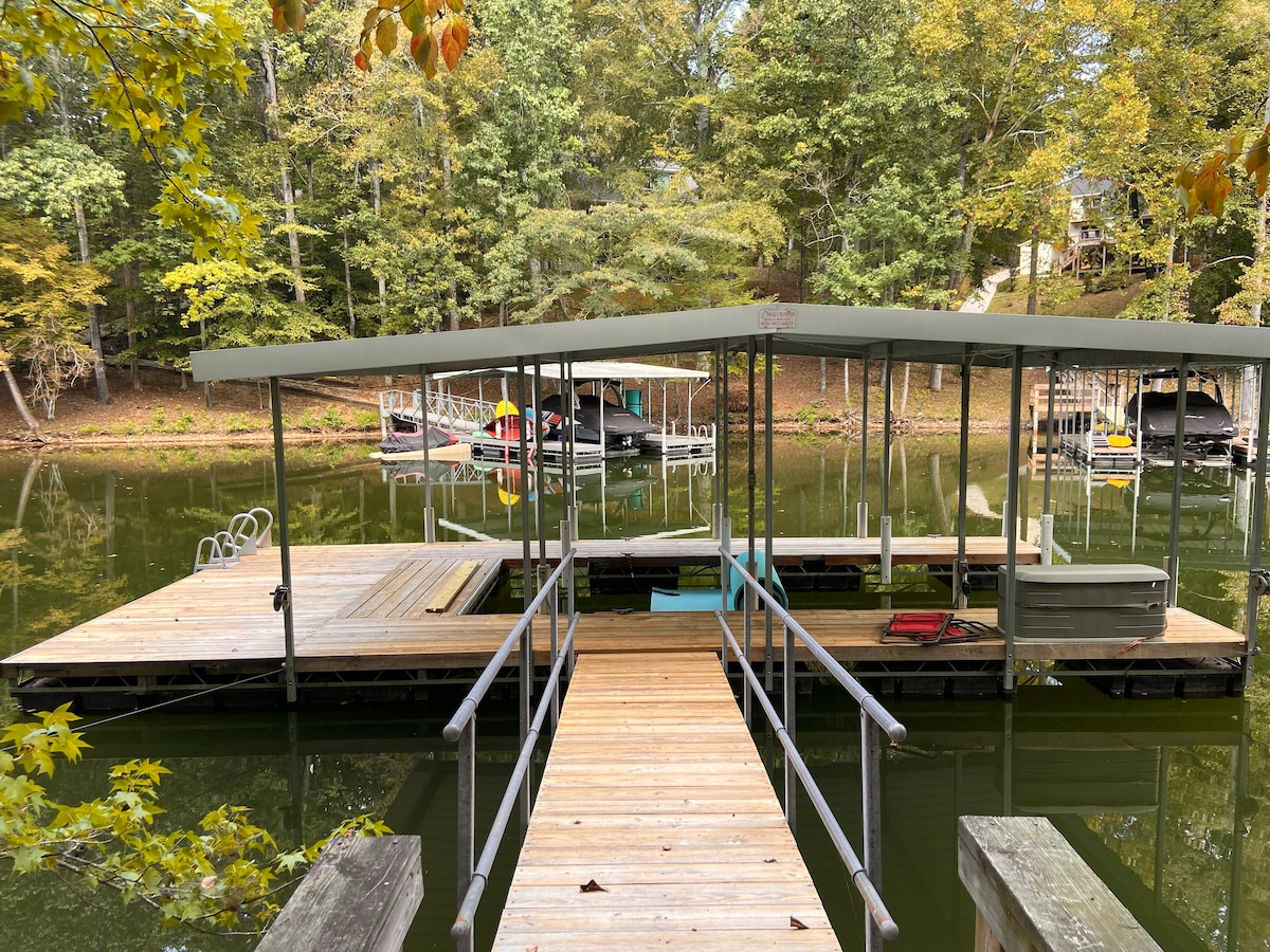 Private Lake Access w/ Dock, Entire Home Beautiful