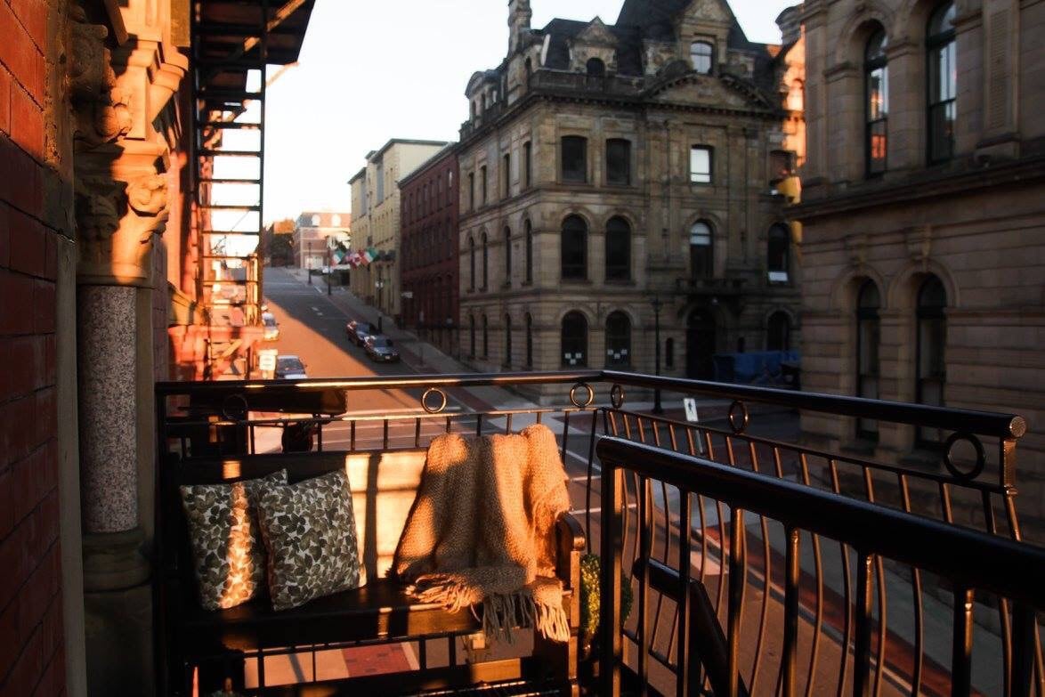 Private balcony with harbour view. Apt. 2