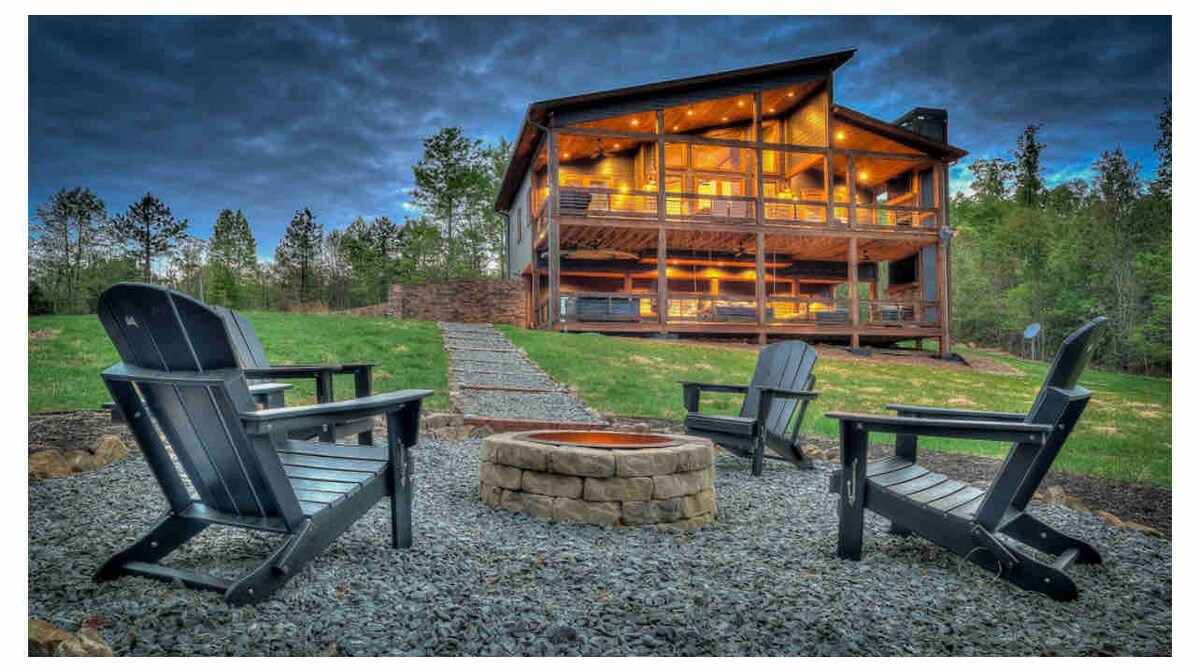 Modern Mountain Cabin ⛰, Hot Tub, Fireplaces 🔥
