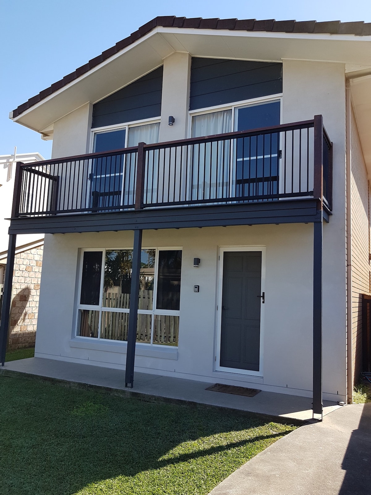 卡朗德拉海滩联排别墅（ Caloundra Beach Townhouse ） -距离海滩宠物400米