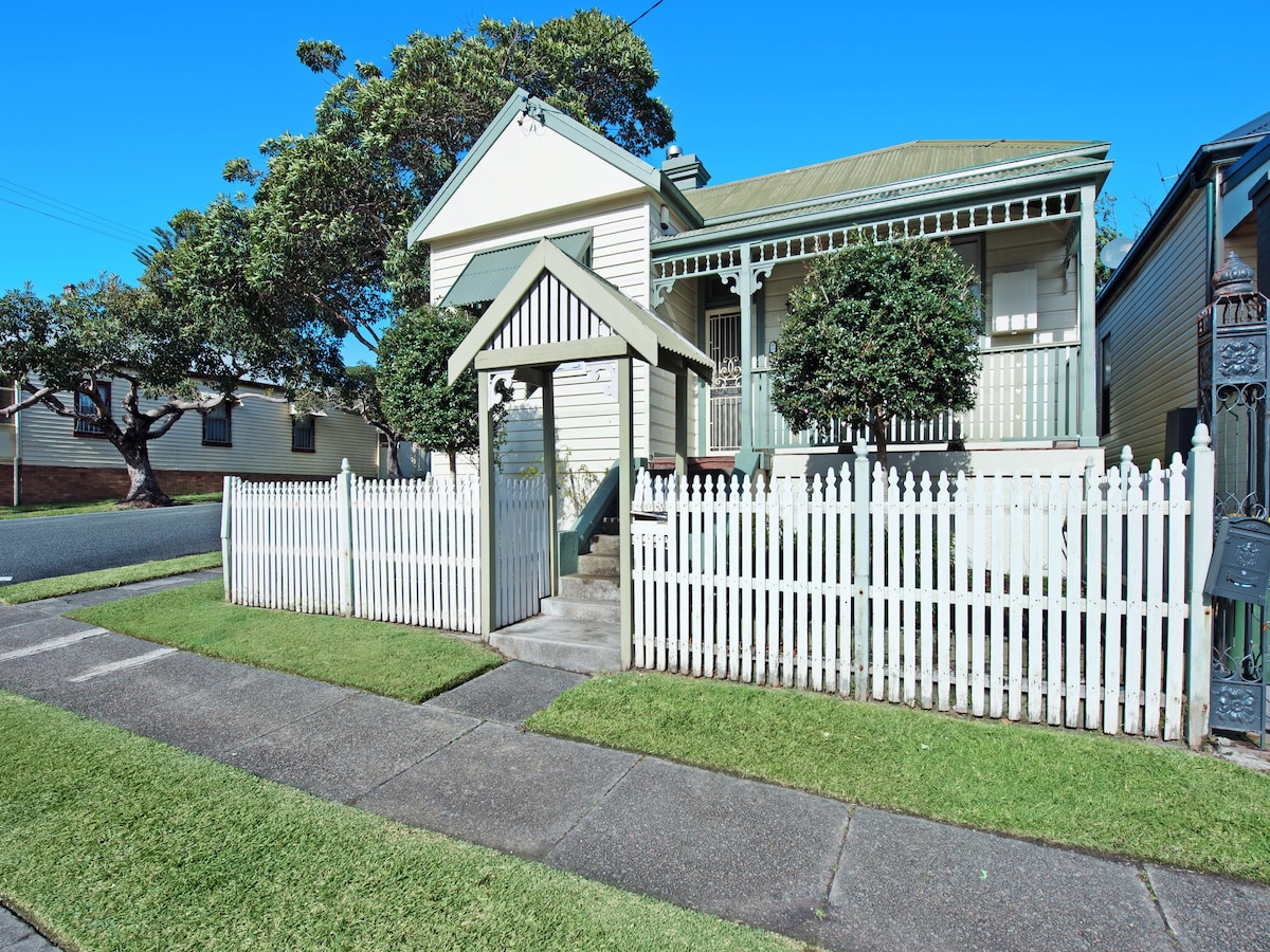 Stallard Cottage, Newcastle -家庭/团体入住