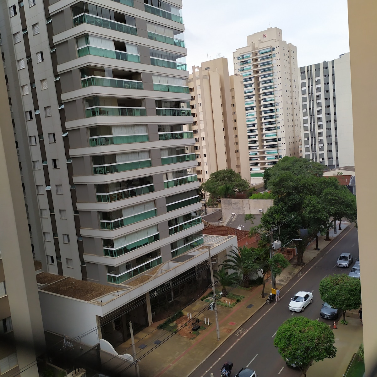 Apto 4 quartos centro de Londrina