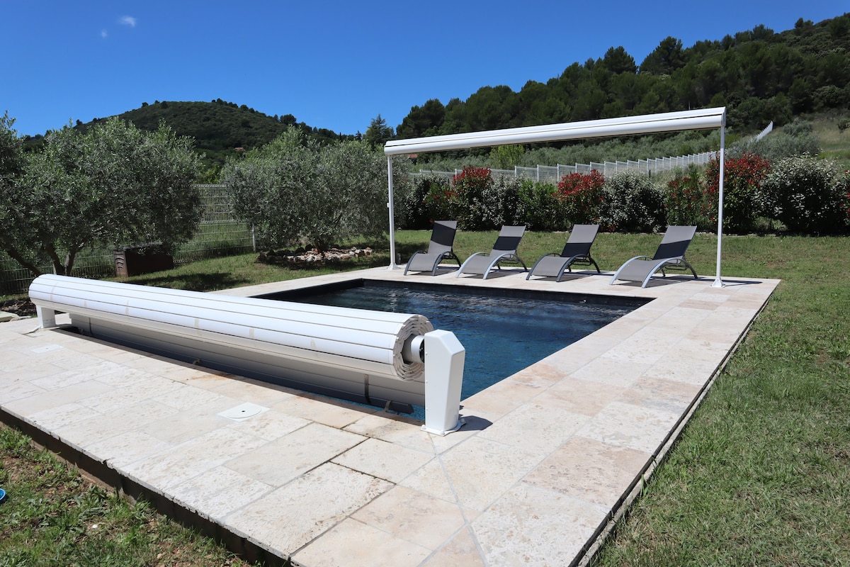 Gite Oléa, avec piscine privée chauffée.