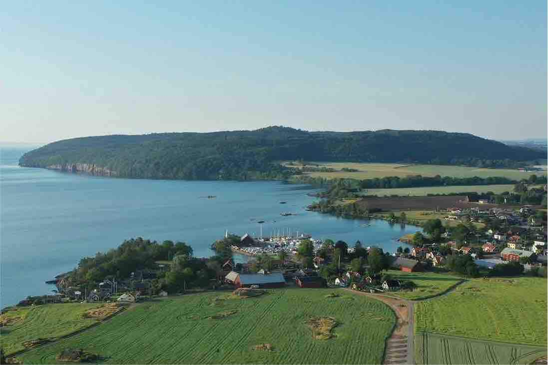 Hus + lillhus vid Vättern, Hästholmen