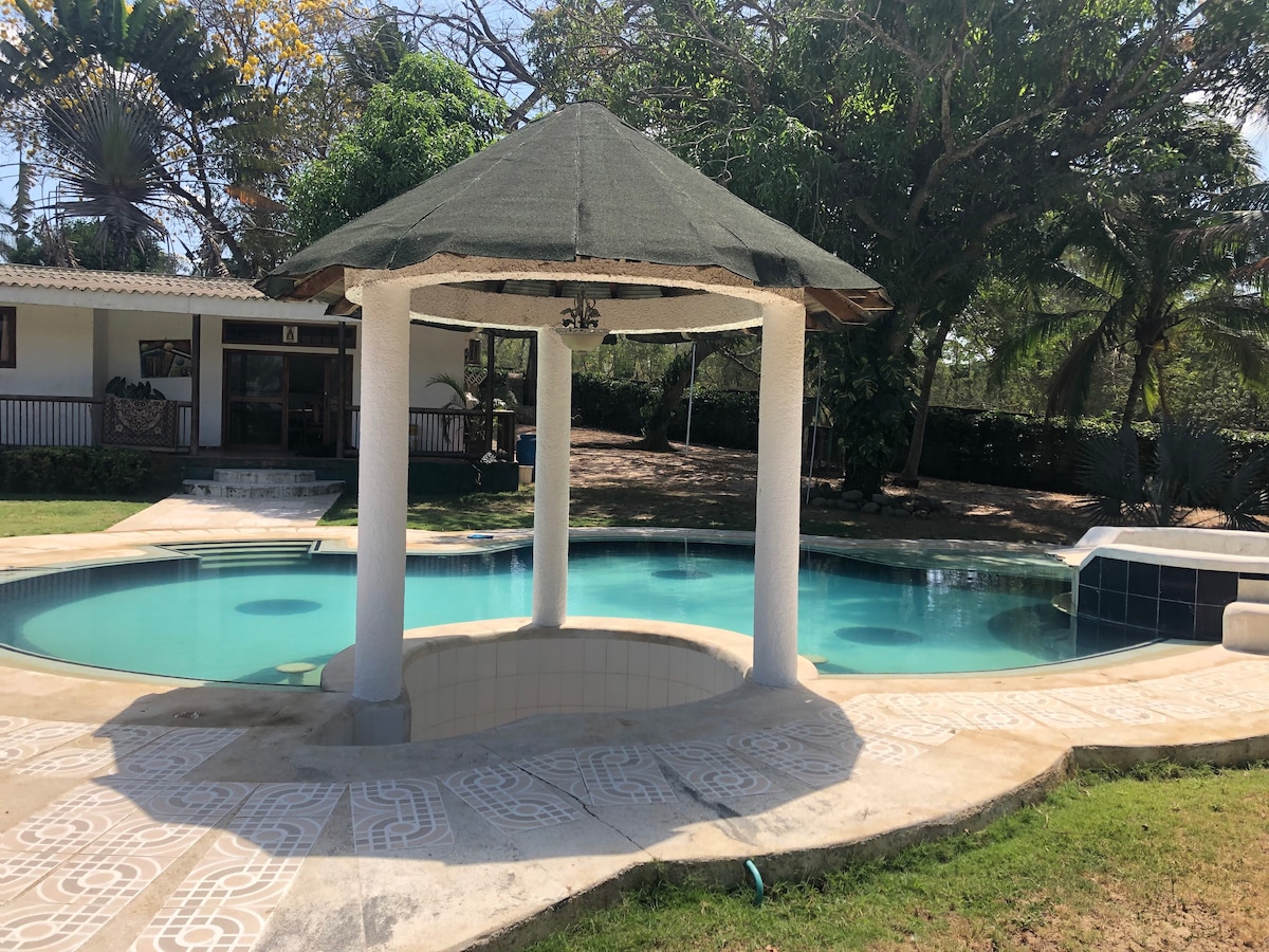 Cabaña Con Piscina Perfecta Para Disfrutar.