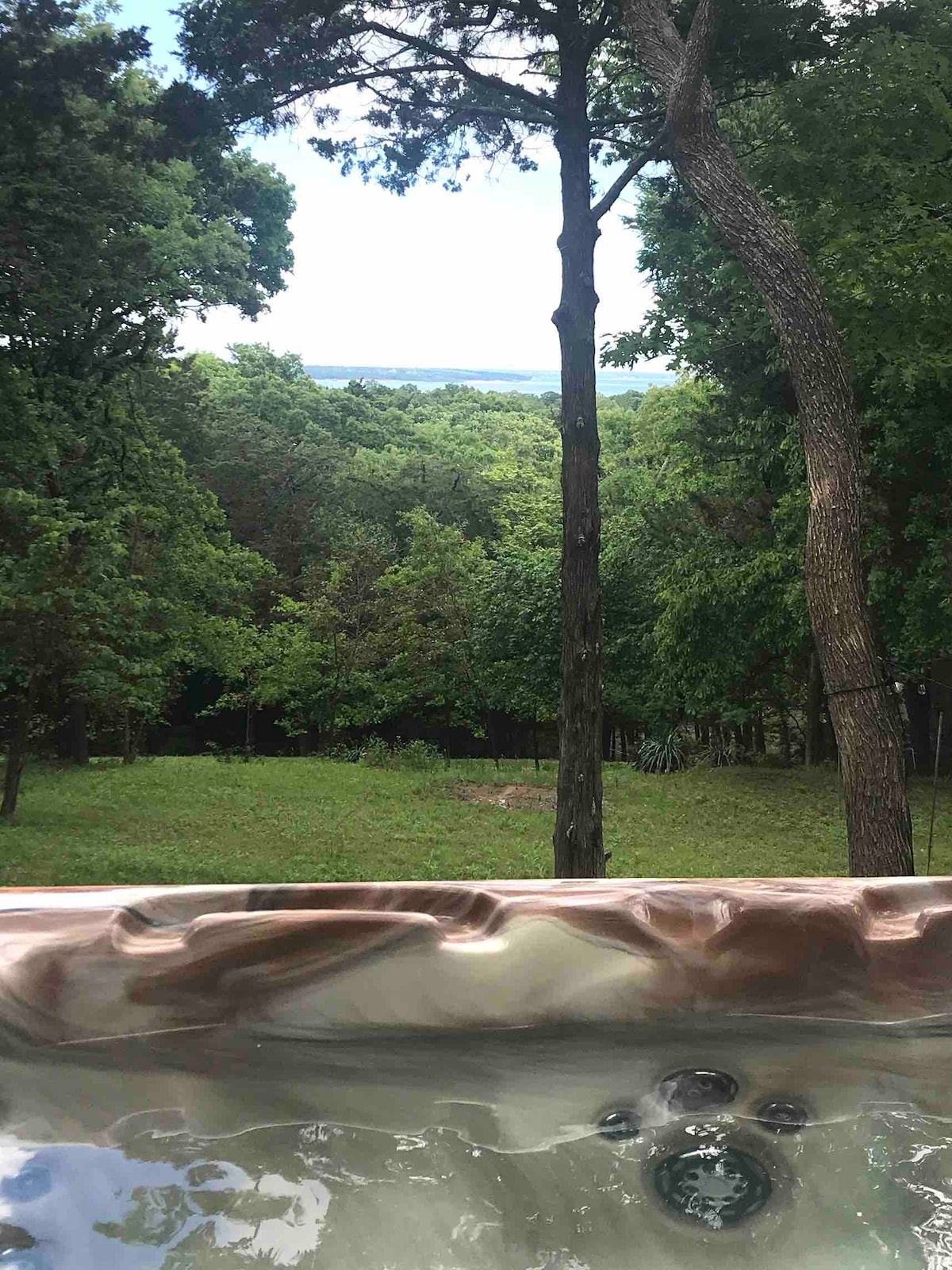 Lakeview @ Firefly Hideaway Lake Texoma Hot Tub